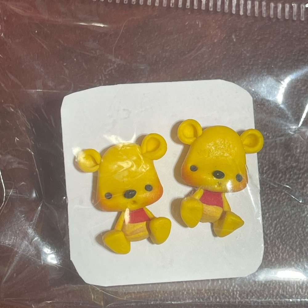 NWOT Winnie the Pooh earrings